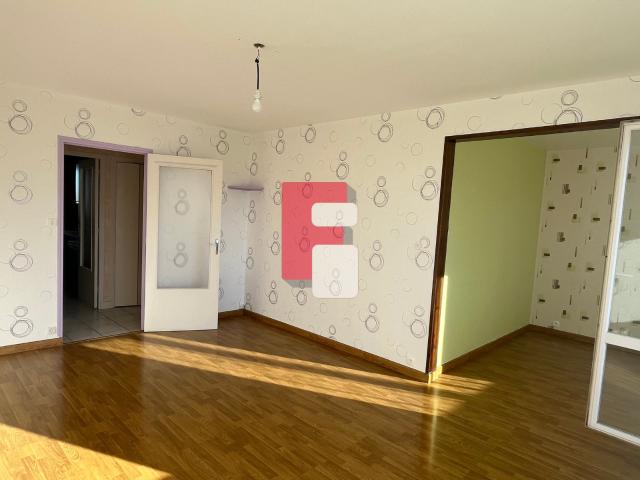 Appartement de 80 m2 avec loggia et ascenseur à Troyes