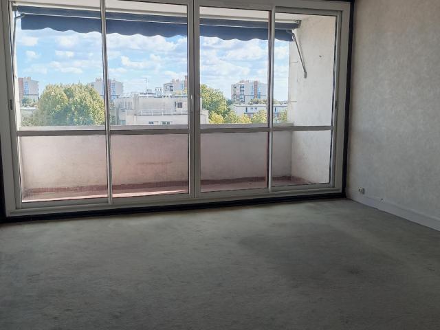 Appartement de 92.82 m2, 4 chambres, balcon, étage élevé