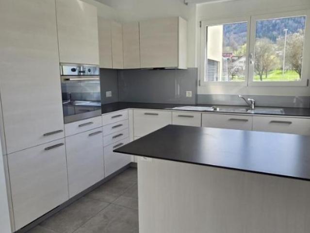 Appartement de 98 m2, 4 pièces au 1er étage, sans ascenseur