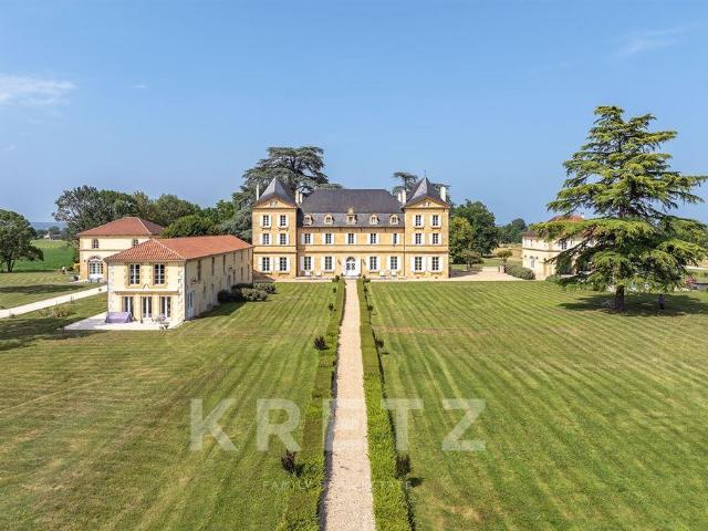 Appartement de 114 m² dans un château au milieu de 20ha de n. 114m² Bergerac
