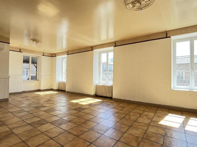 Appartement de 150 m² avec terrasse en centre ville