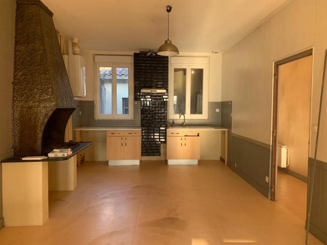 Appartement de 132 m2, au 1er étage d'un immeuble en centre