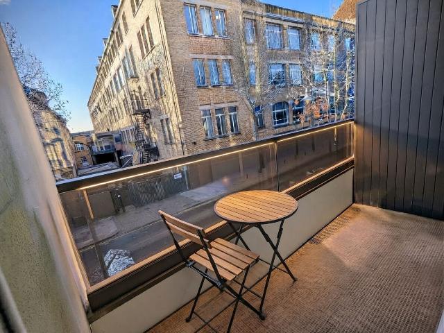 Appartement de 17m2 à louer 880 EUR par mois à Sceaux