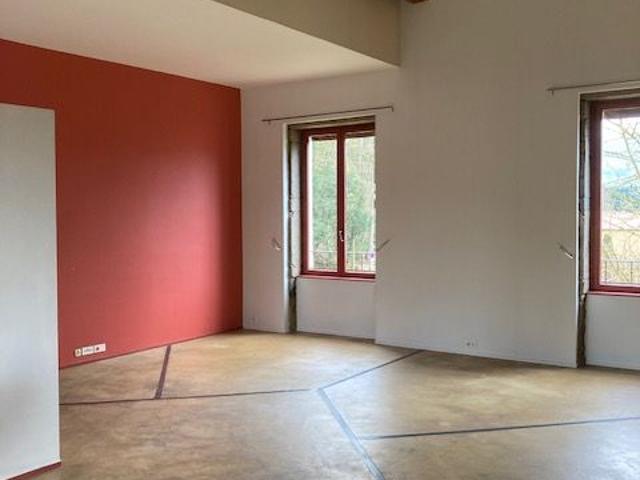 Appartement de 175m2 à louer sur Fontaines Saint Martin