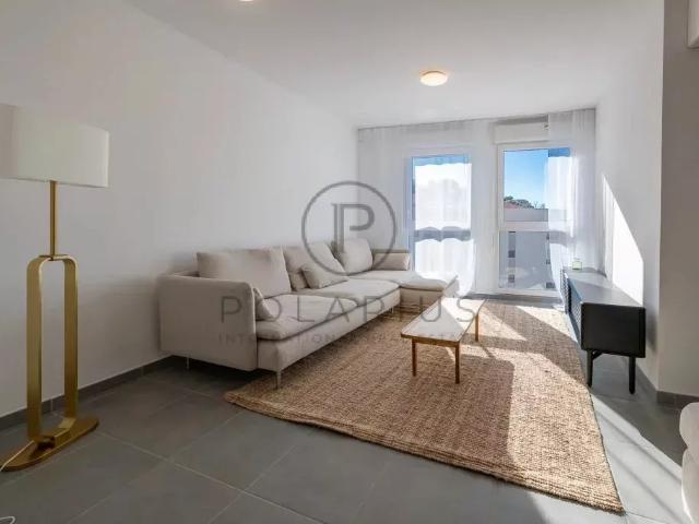 Appartement de 2 chambres à coucher avec terrasse à vendre dans le port de Nice Frais de notaire réduits