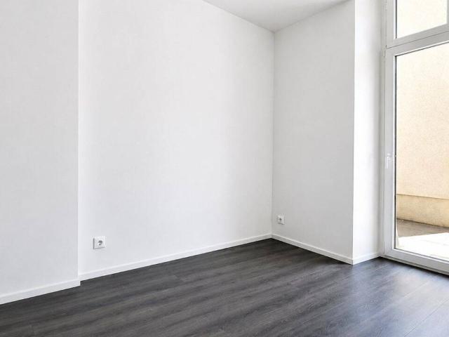 Appartement de 2 pièces 1 chambre séparée + 1 salon + 1 grande cour privée de 39 m² à louer à Vienne