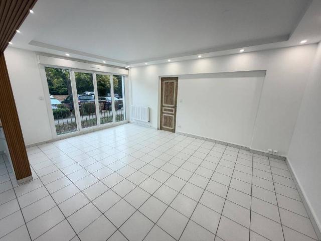 Appartement de 2 pièces à La Chapelle Saint Luc, avec char