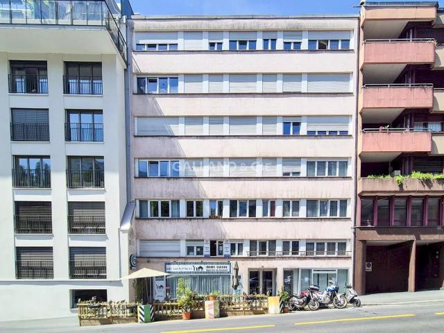 Appartement de 2 pièces au 2ème étage partiellement rénové