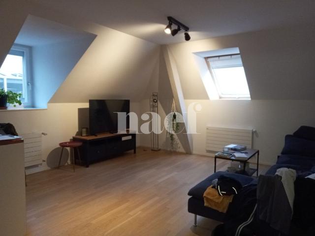 Appartement de 2 pièces au dernier étage proche.