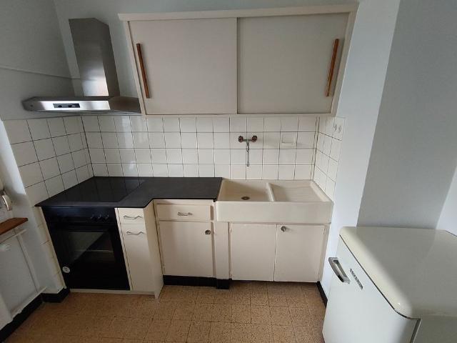 Appartement de 2 pièces avec grand balcon et ascenseur!