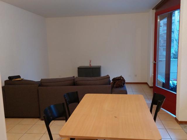 Appartement de 2.0 pièces au 1er étage avec balcon