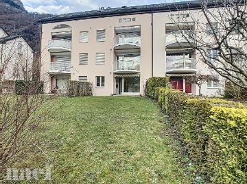 Appartement de 2.5 pièces au rez avec jardin