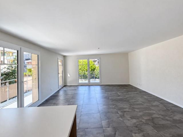 Appartement de 2.5 pièces au 1er étage avec balcon à Villeneuve