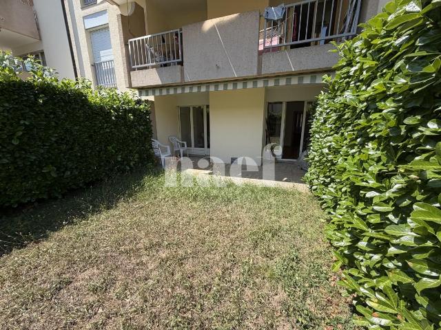 Appartement de 2.5 pièces au 1er étage avec terrasse.
