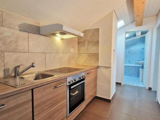 Appartement de 2.5 pièces au 2ème étage à Berlincourt à louer
