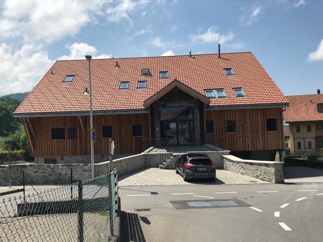 appartement de 2.5 pièces sis au 3ème étage combles