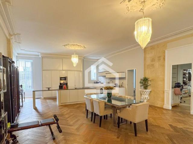 Appartement de 3 chambres de luxe en vente à Bordeaux, France