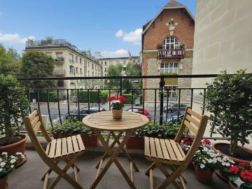Auteuil Paris, Square Tolstoï - Cave, Balcon
