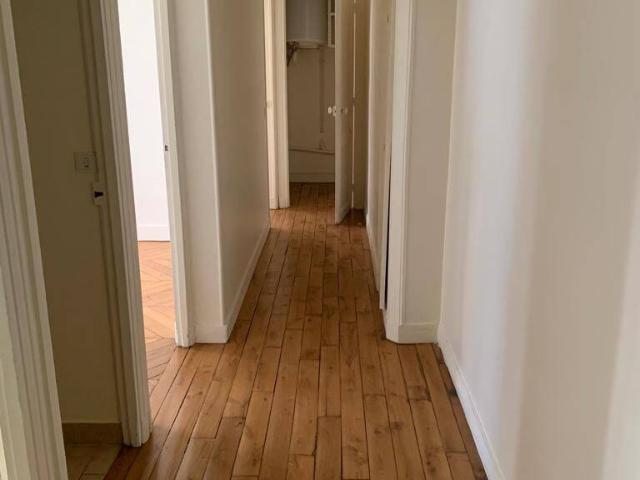 APPARTEMENT DE 3 PIECES VIDE DE 60m²