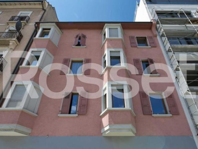 Appartement de 3 pièces au 4ème étage situé dans un immeuble proche de toutes les commodités