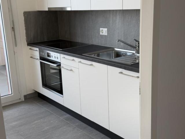 Appartement de 3 pièces au 14ème étage dans le quartier de Longemalle