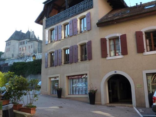 Appartement de 3 pièces au 3ème étage d'env. 96m2 avec balcon