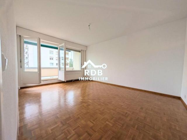 Appartement de 3 pièces au 3ème étage situé à Grand Saconnex 1218