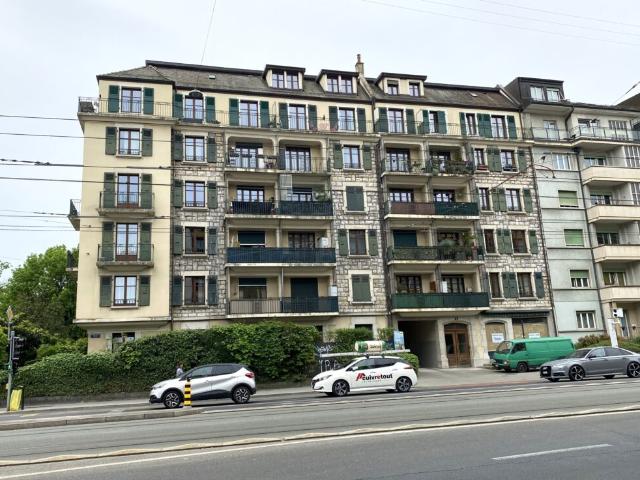 Appartement de 3 pièces avec balcon à la Servette Régie du Centre