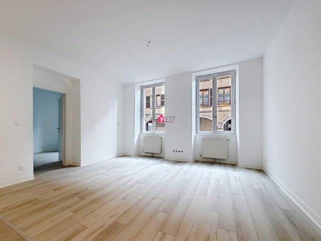 Appartement de 3 pièces, entièrement rénové