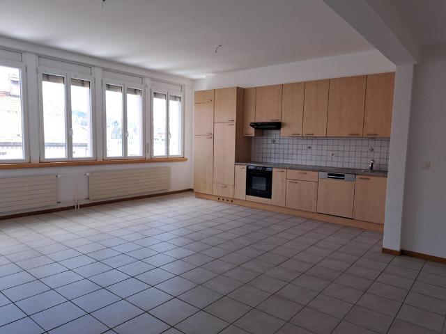 APPARTEMENT DE 3 PIECES SOUS LES TOITS