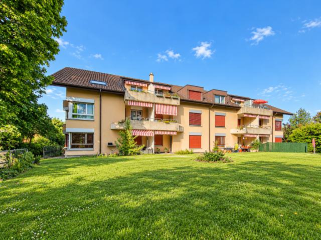Appartement de 3.5 pces au rez de chaussée avec terrasse et pelouse / 3.5 Zimmer Wohnung im Erdgeschoss mit Terrasse und Rasen Bösingen