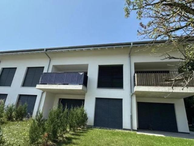 Appartement de 3.5 pièces au rez de chaussée avec jardin privatif