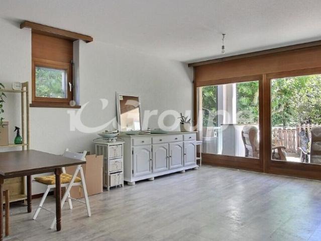 Appartement de 3.5 pièces au rez de chaussée dans un quartier calme