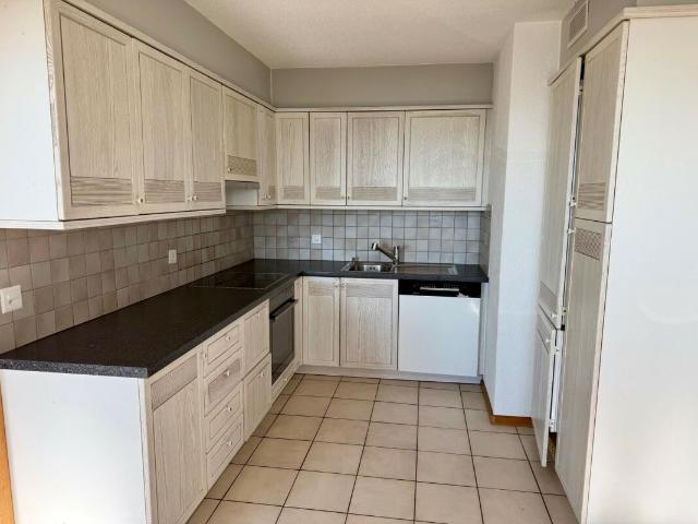 Appartement de 3.5 pièces au 1er étage avec vue sur le lac de Morat