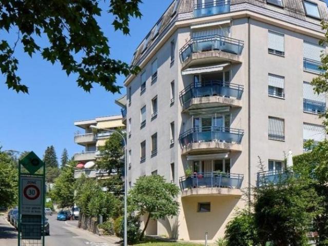 Appartement de 3.5 pièces au 5ème étage avec poste de conciergerie