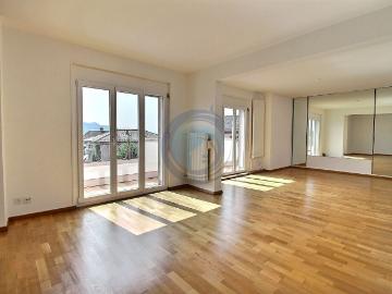APPARTEMENT DE 3,5 PIÈCES AVEC BALCON ET VUE SUR LE LAC