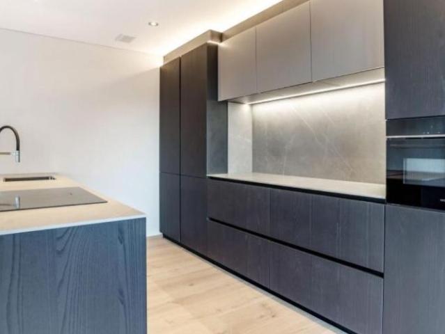 Appartement de 3,5 pièces avec vue panoramique à couper le souffle Location de standing