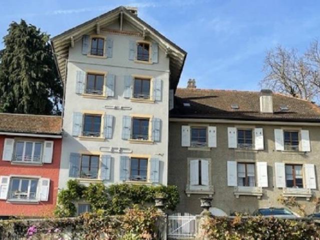 Appartement de 3.5 pièces lumineux avec vue sur le lac