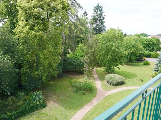 Appartement de type F4 avec cave et garage 84m² Paray le Monial