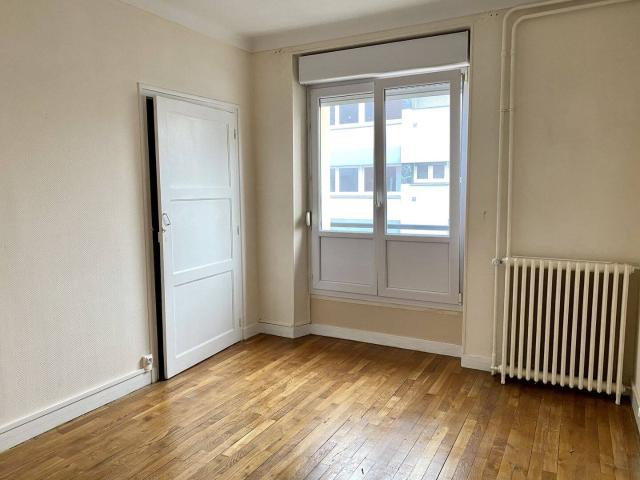 Appartement de type F4, centre ville