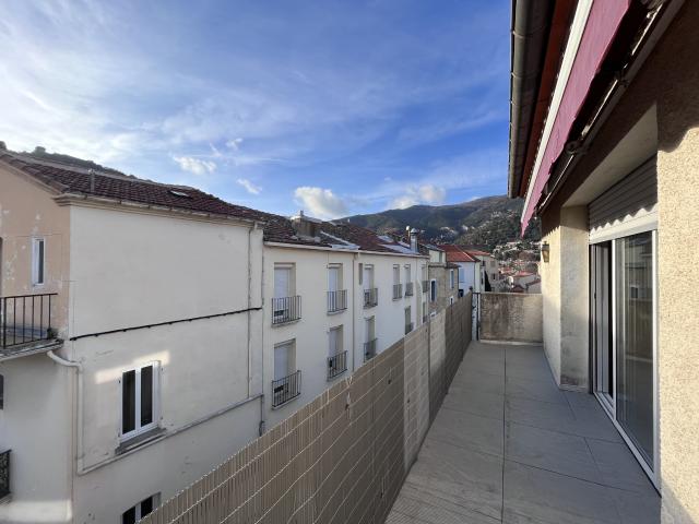 APPARTEMENT DE TYPE F4 EN DUPLEX RENOVE AVEC BALCONS Groupement Immobilier 66