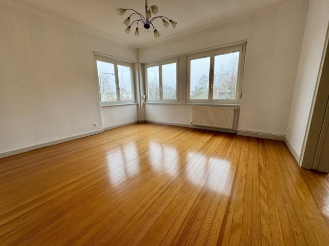 Appartement de type F5 130 m2 avec deux garages et deux terr