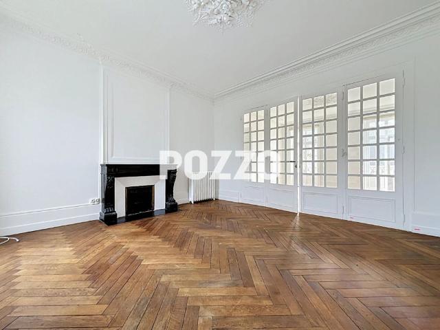 APPARTEMENT DE TYPE F6 EN CENTRE VILLE DE CHERBOURG DANS UN IMMEUBLE DE CARACTERE