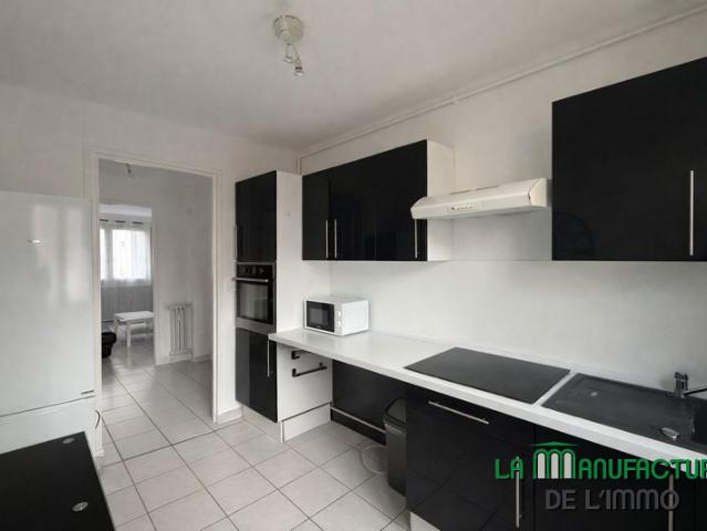 APPARTEMENT DE TYPE F3 AVEC BALCON ET CAVE / HAUTS DE BELLEV