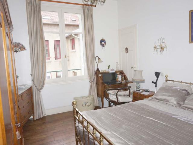 Appartement de type F3 avec garage, caves et cour 66m² Vichy