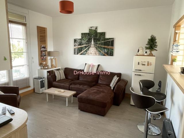Appartement de type F3 avec grande terrasse, idéalement situé, proche transports