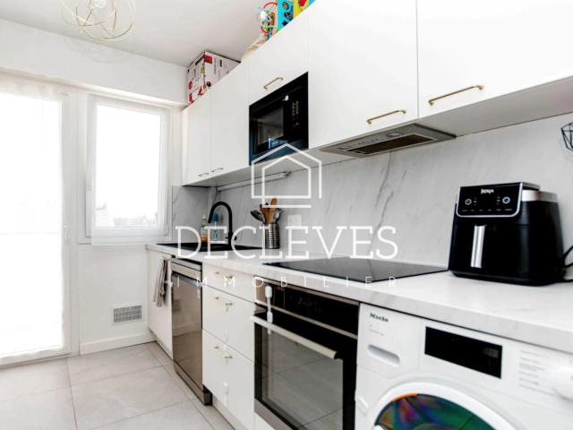 Appartement de type F3 DERNIER ETAGE Cave + Garage OR