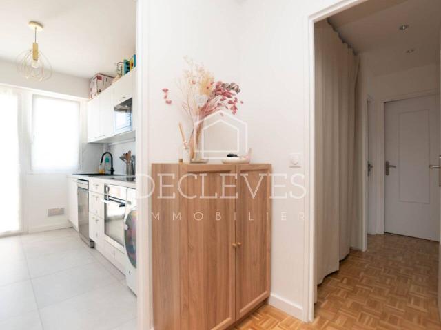 Appartement de type F3 DERNIER ETAGE Garage ORGEVAL