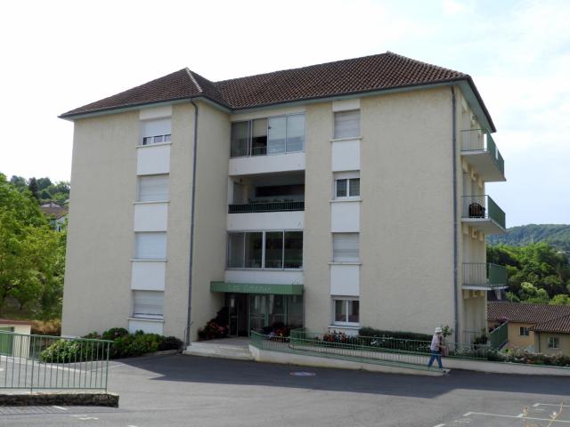 Appartement de type IV avec cave et garage