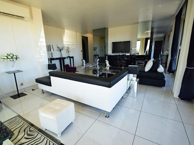 Appartement de type Penthouse avec terrasse de 110 M² Surf. 138m² Perpignan
